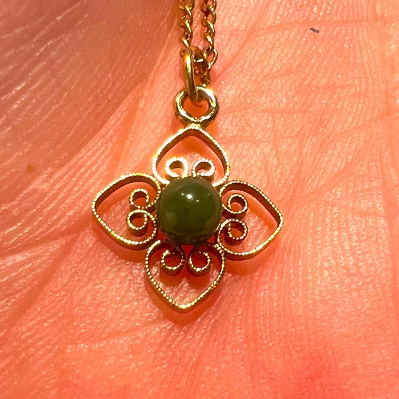 Artistry Jewelry - Vintage Artistry Gold Filled Pendant Necklace